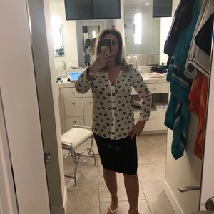 Joie XS black lips on white blouse. 100% silk